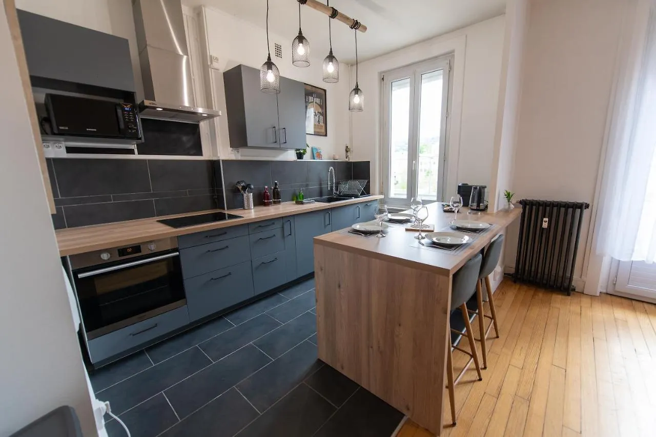 Kasa Cocon - Entierement Equipe Avec Balcon Apartment Saint-Etienne  Saint-Etienne (Loire)