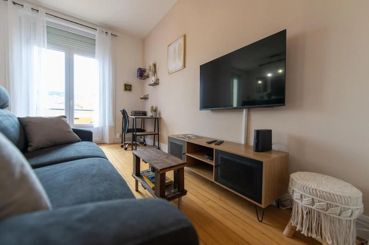 Kasa Cocon - Entierement Equipe Avec Balcon Apartment Saint-Etienne  0*, Saint-Etienne (Loire)